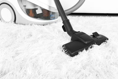 Carpet cleaning with vacuum